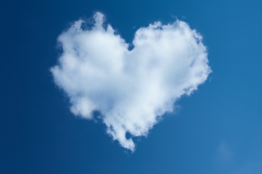 7 Simple Steps to Connect With Your Heart's Center