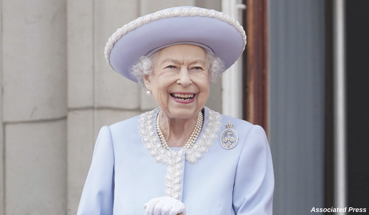 Celebrating 70 Years On the Throne: What We Can Learn From Queen Elizabeth About Aging with Grace, Legacy, and How to Mend a Broken Family