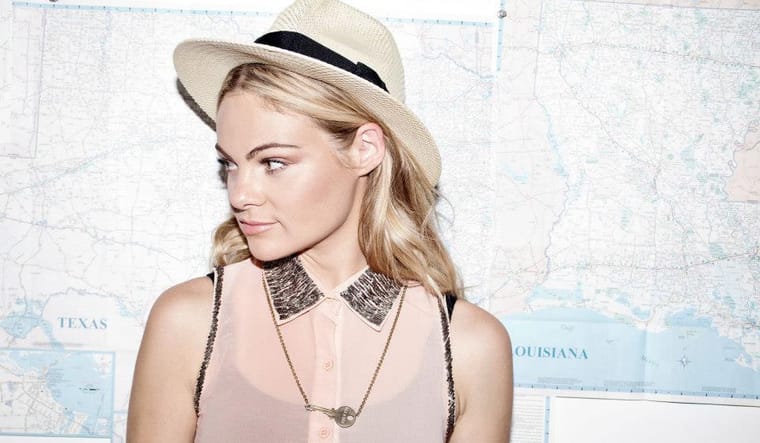 CAITLIN CROSBY, THE GIVING KEYS FOUNDER Fighting Homelessness, One Necklace at a Time